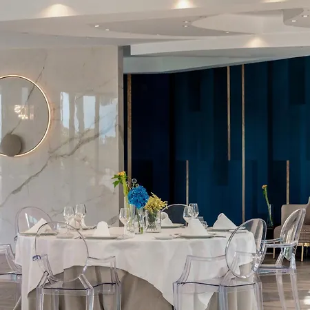 The Nicolaus Hotel