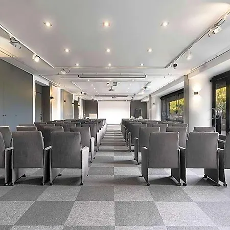 尼古拉斯酒店 4* 巴里